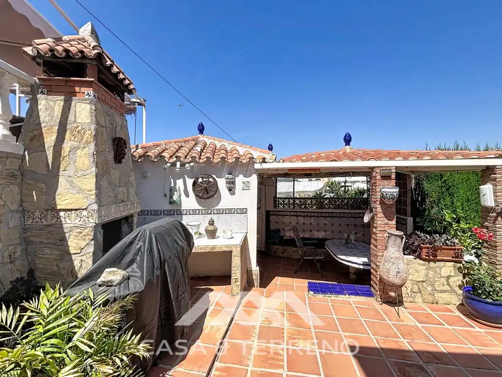 Chalet con piscina en venta en Urbanización Santa Rosa, imagen 9