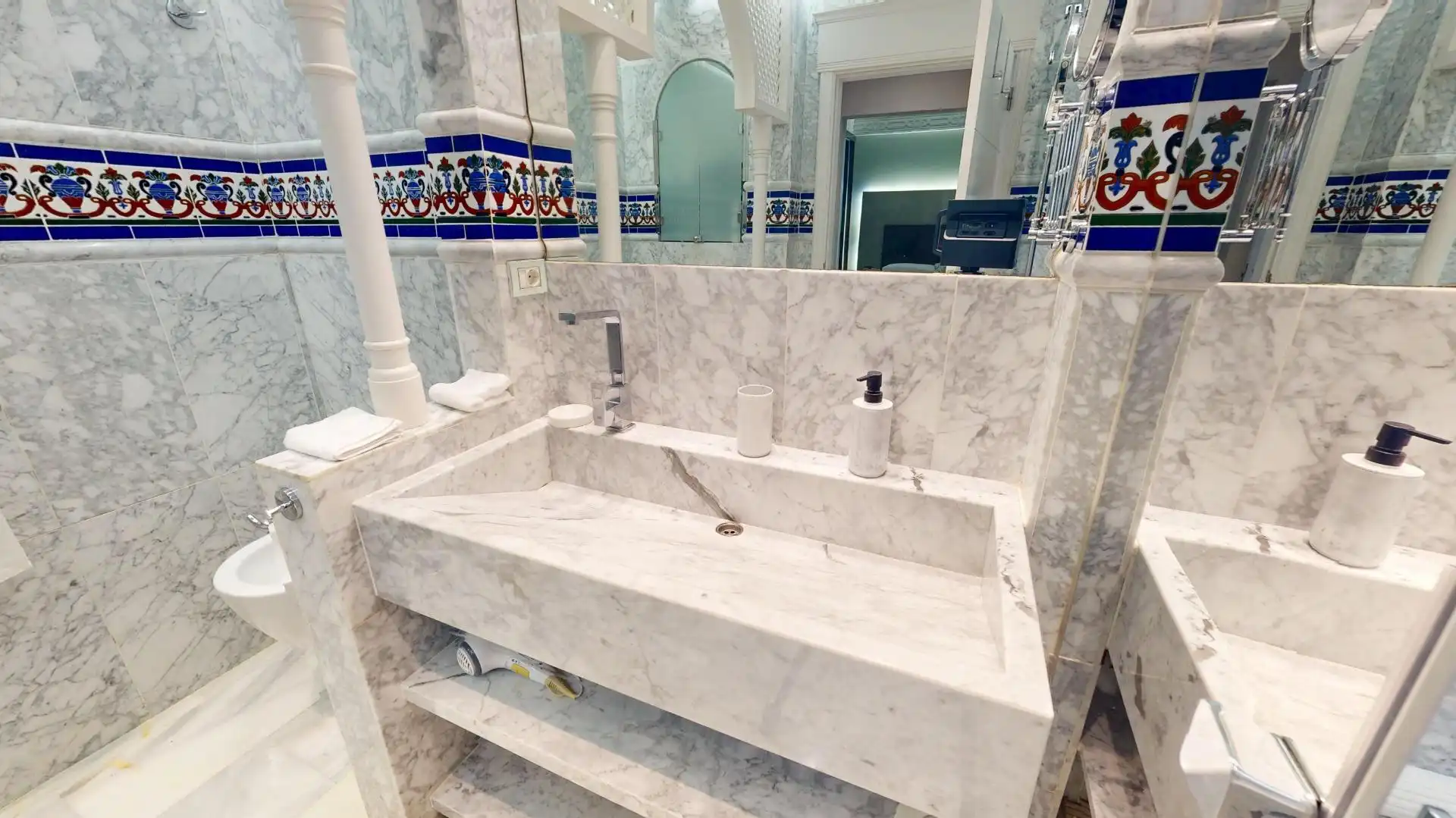 Bathroom of Flat for sale in Puerto de la Cruz