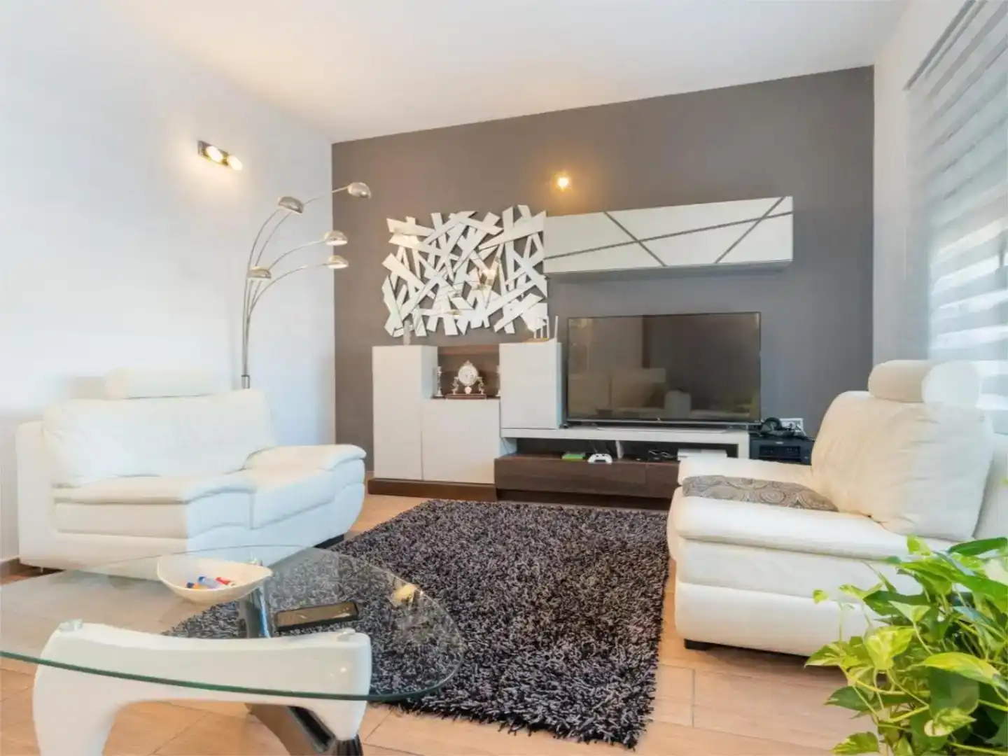 Sala de estar de Casa o chalet en venta en Lora del Río con Aire acondicionado, Piscina y Balcón
