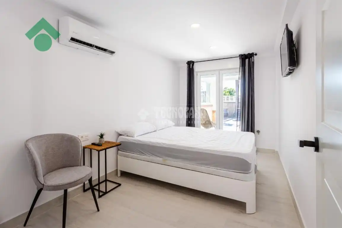 Bedroom of Houses for sale in Vélez-Málaga  with Air Conditioner, Terrace and Swimming Pool