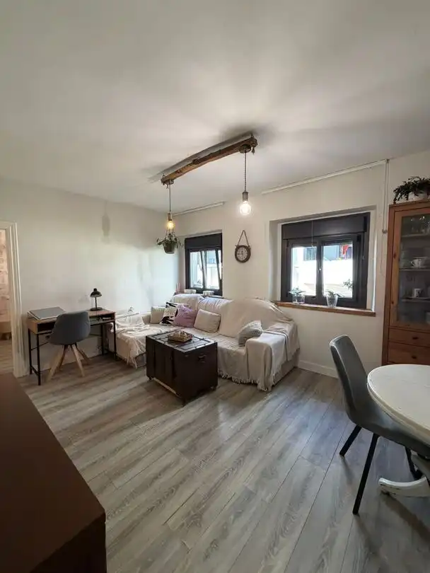 Sala d'estar de Pis en venda en Gijón  amb Traster i Moblat