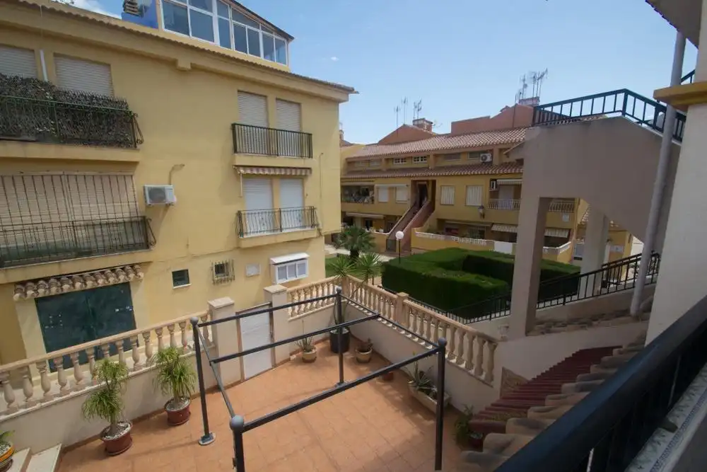 Vista exterior de Apartamento en venta en Torrevieja con Terraza