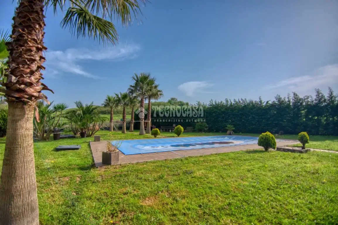 Swimming pool of Houses for sale in Polanco  with Swimming Pool