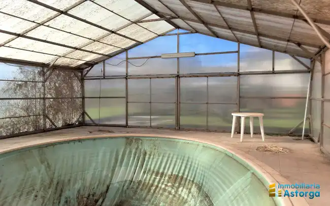 Piscina de Casa o chalet en venta en Astorga con Calefacción, Jardín privado y Parquet