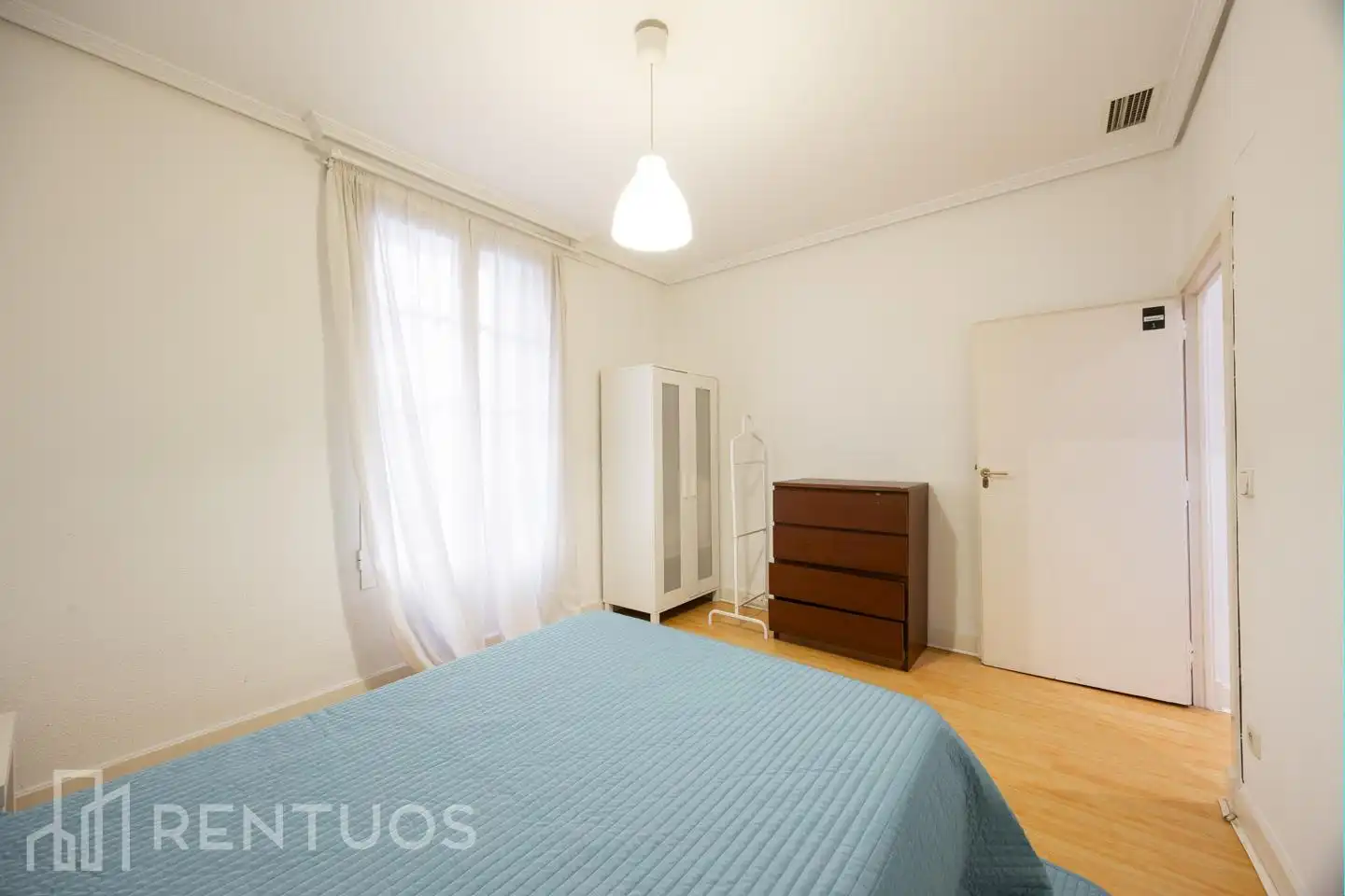 Schlafzimmer von Erdgeschoss zur Miete in Madrid mit Heizung und Möbliert