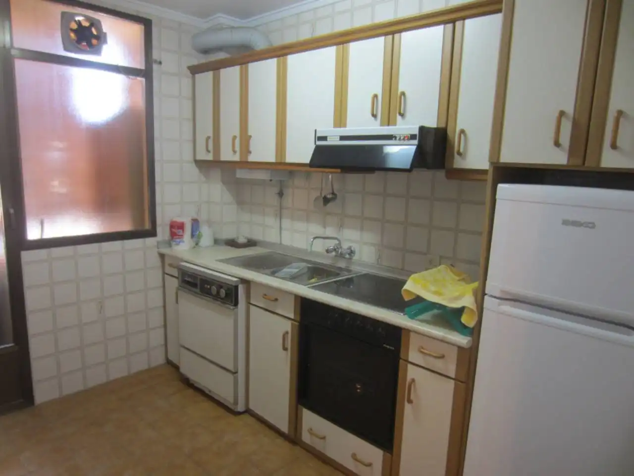 Cocina de Piso en venta en Sancti-Spíritus (Salamanca) con Calefacción, Terraza y Amueblado