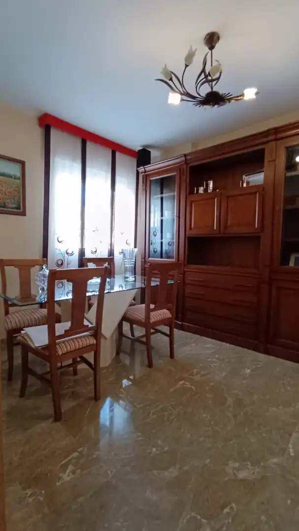 Comedor de Casa adosada de alquiler en La Zubia con Amueblado, Horno y Lavadora