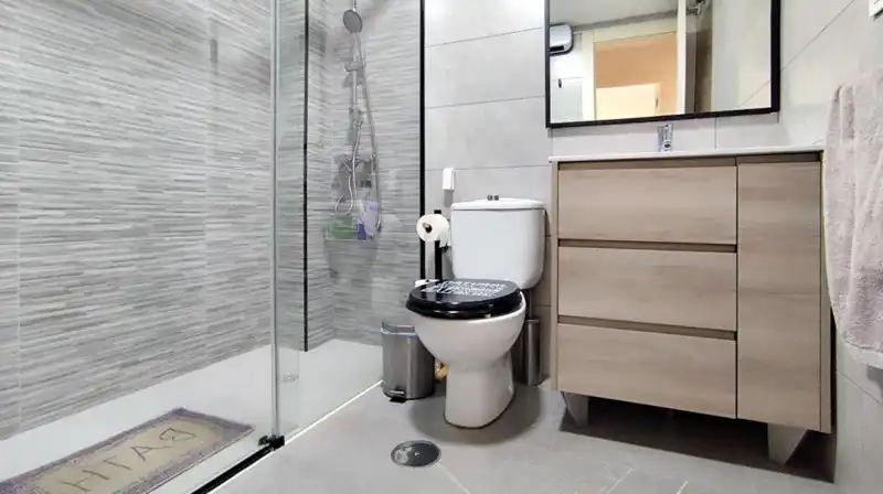 Bathroom of Flat for sale in Pulianas  with Air Conditioner, Storage room and Balcony