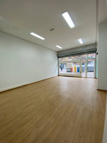 Local comercial en Alquiler en Estrada Logroño-Vigo en Barriada Militar 2 de Mayo - Capiscol