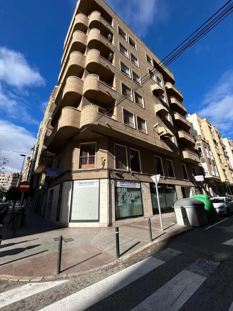 Flat with lift for sale in Carrer Reina Victoria 128
