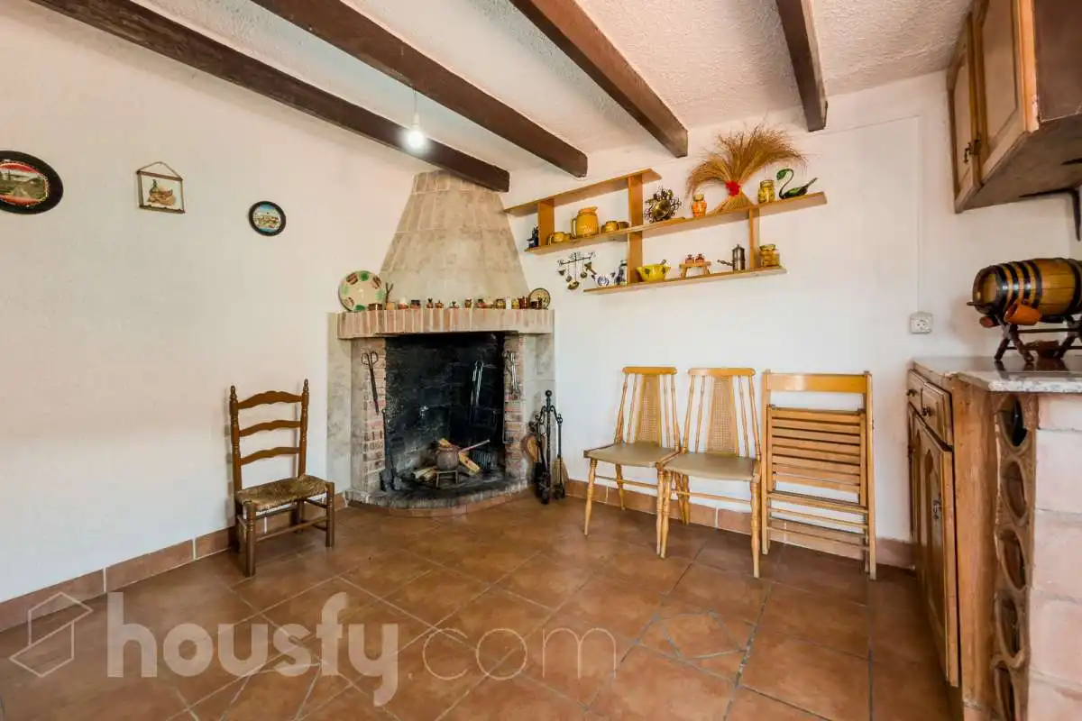 Living room of Houses for sale in Santa Coloma de Gramenet  with Air Conditioner, Heating and Private garden