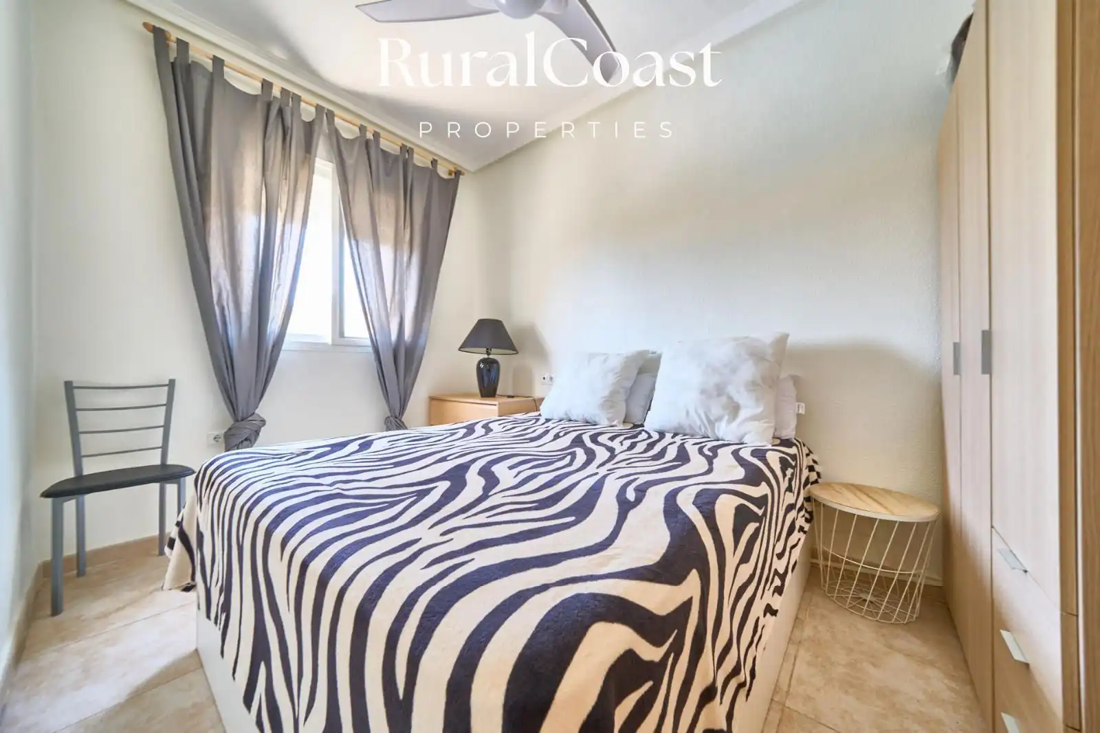 Habitación de Casa adosada en venta en Aigües con Aire acondicionado, Calefacción y Jardín privado