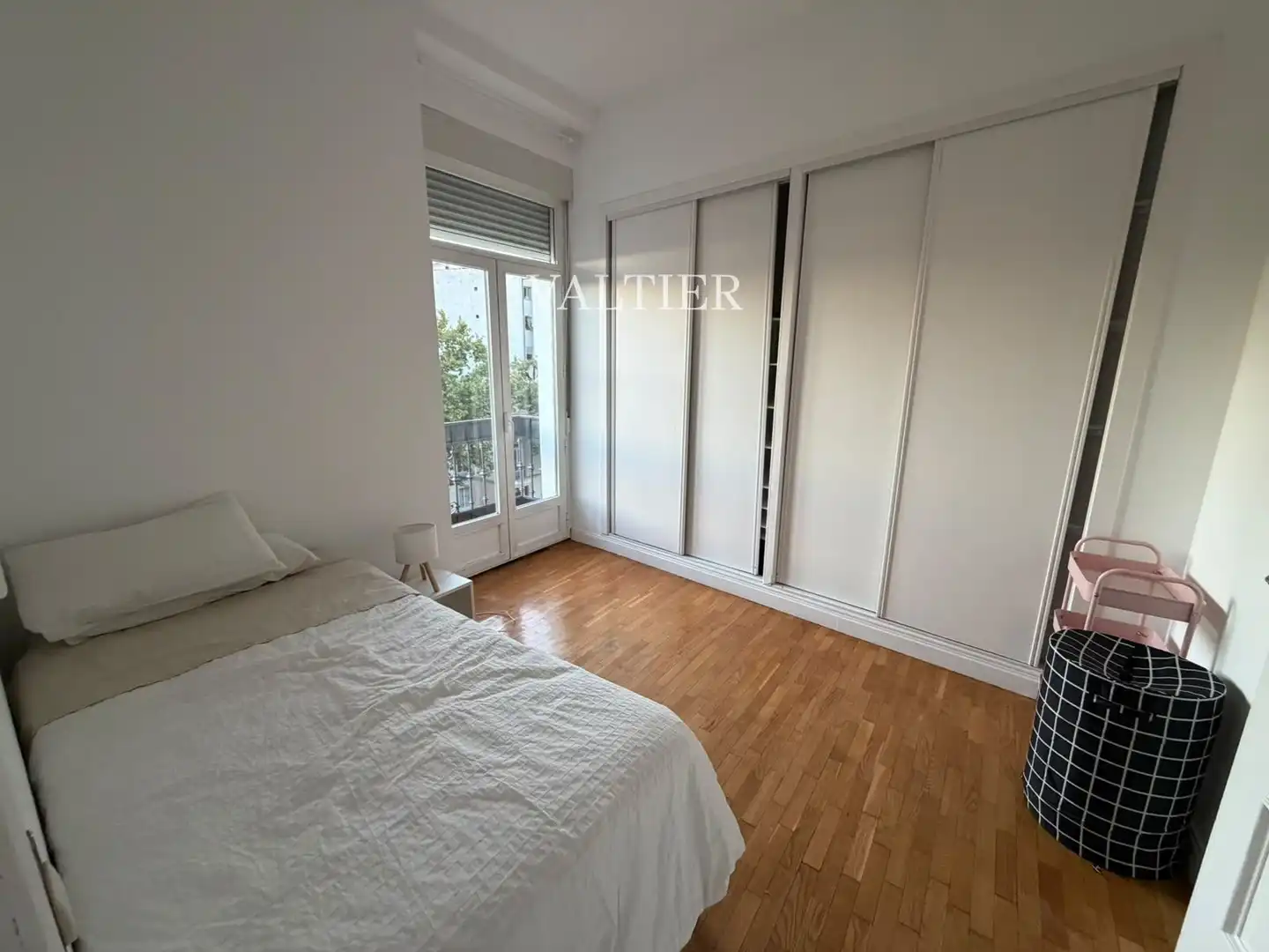 Flat for rent in ALFONSO XII, Jerónimos
