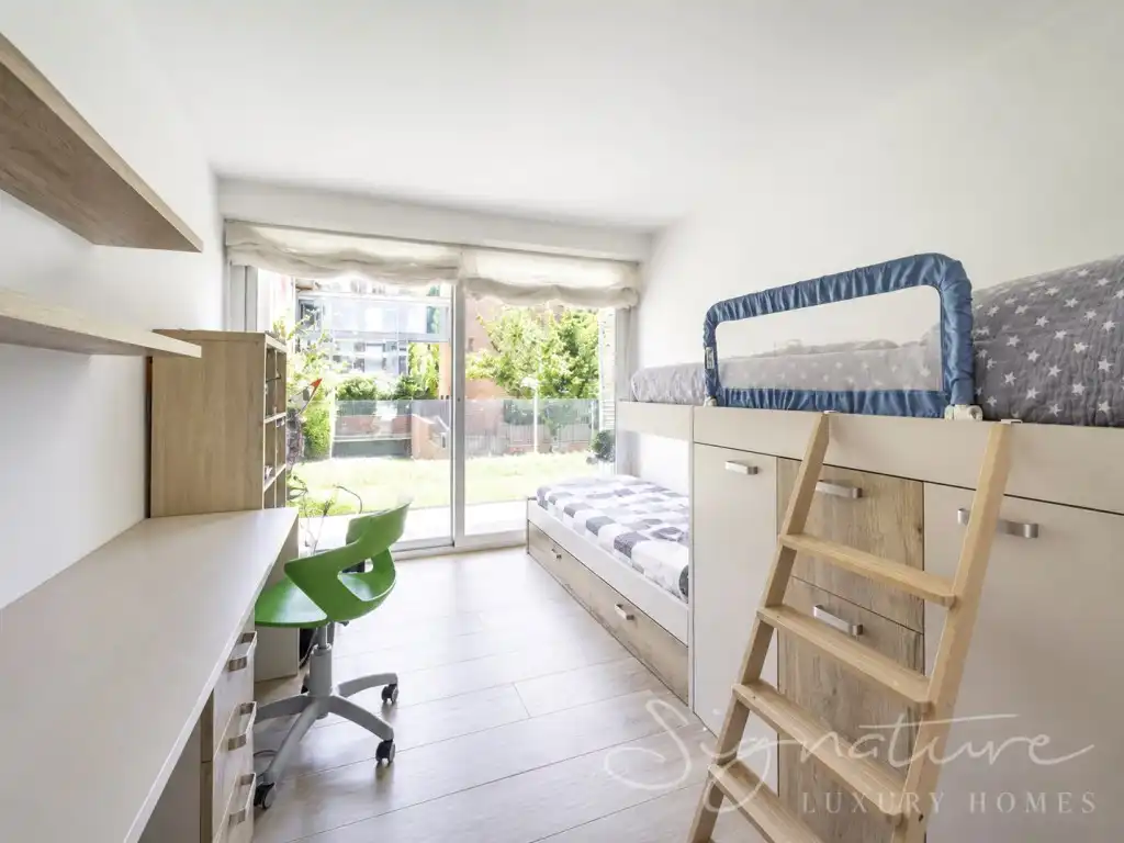 Dormitori de Pis en venda en Sant Cugat del Vallès amb Jardí privat, Piscina i Balcó