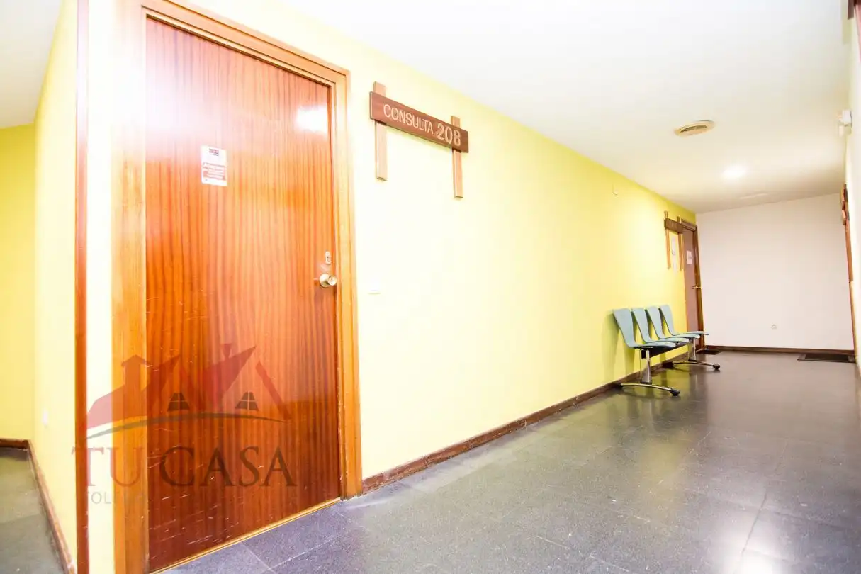 Office for rent in Toledo  with Air Conditioner and Heating