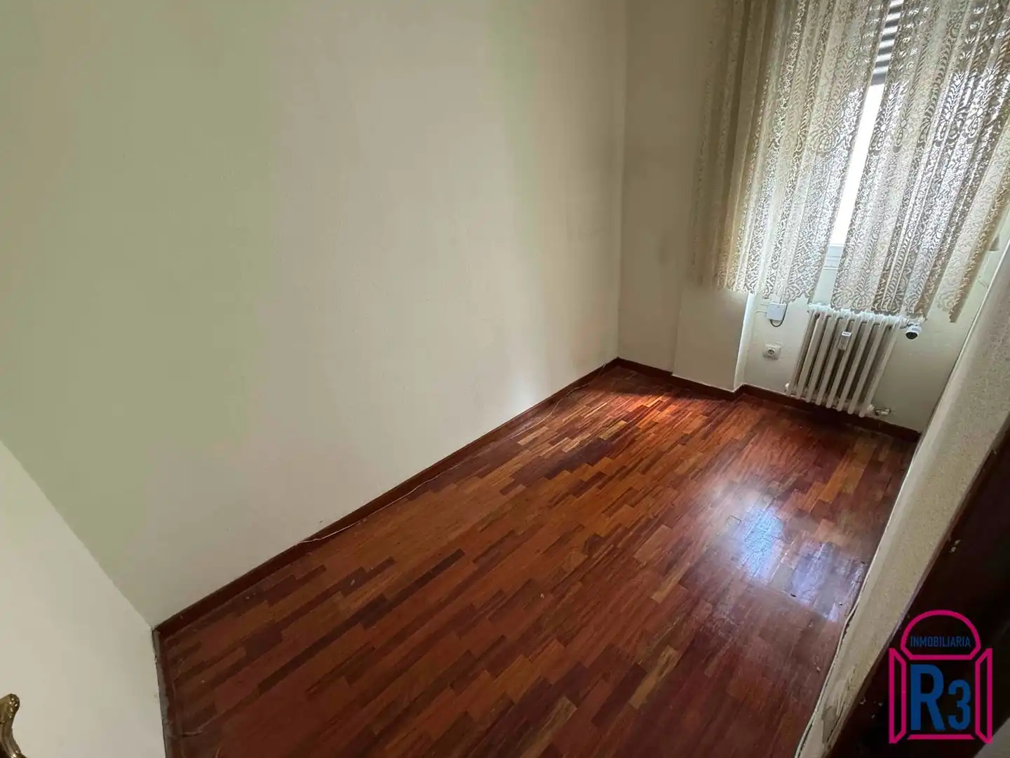 Schlafzimmer von Wohnung zur Miete in León Capital  mit Heizung und Terrasse