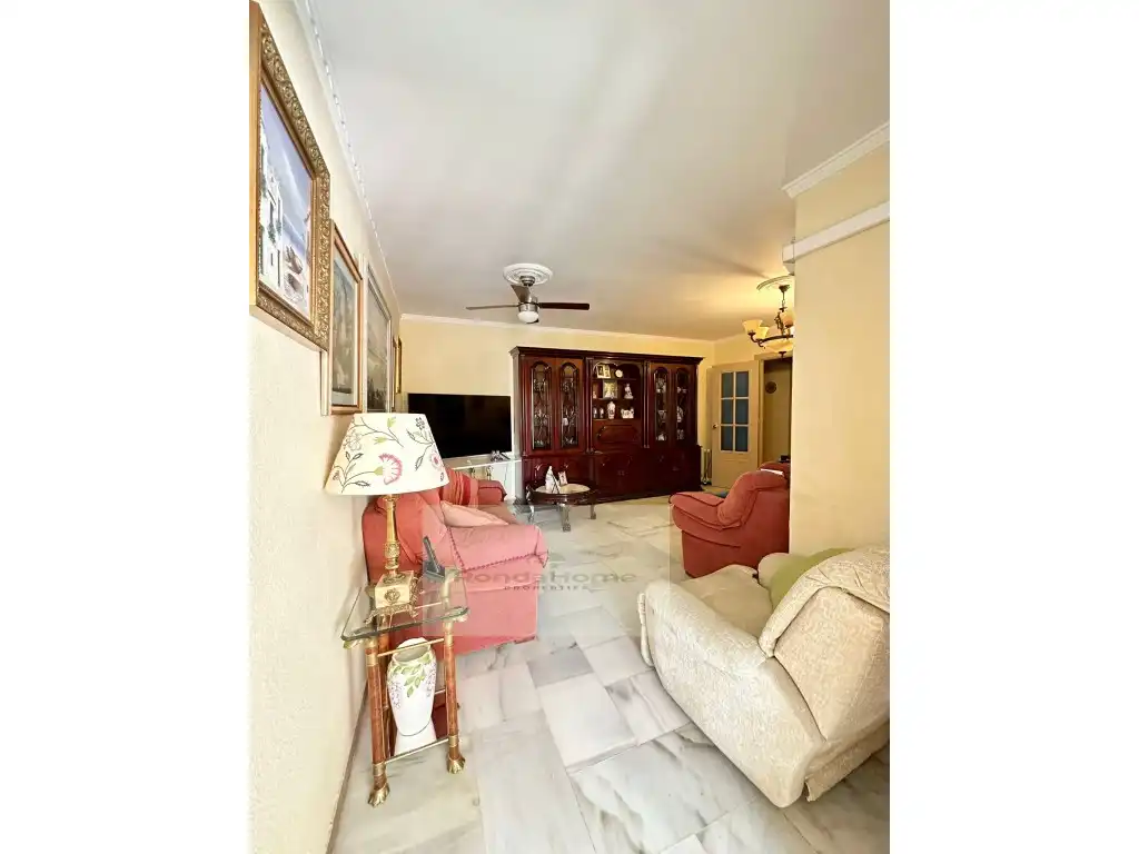 Piso en venta en Calle Carmen Montes, La Carihuela - Los Nidos