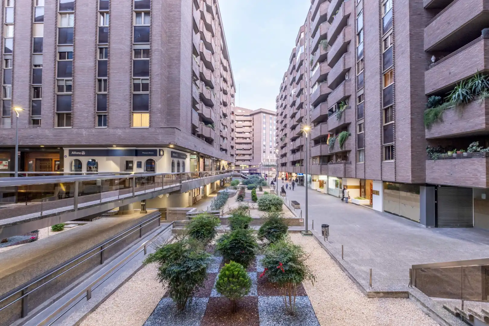 Vista exterior de Piso en venta en Zaragoza con Calefacción, Terraza y Balcón