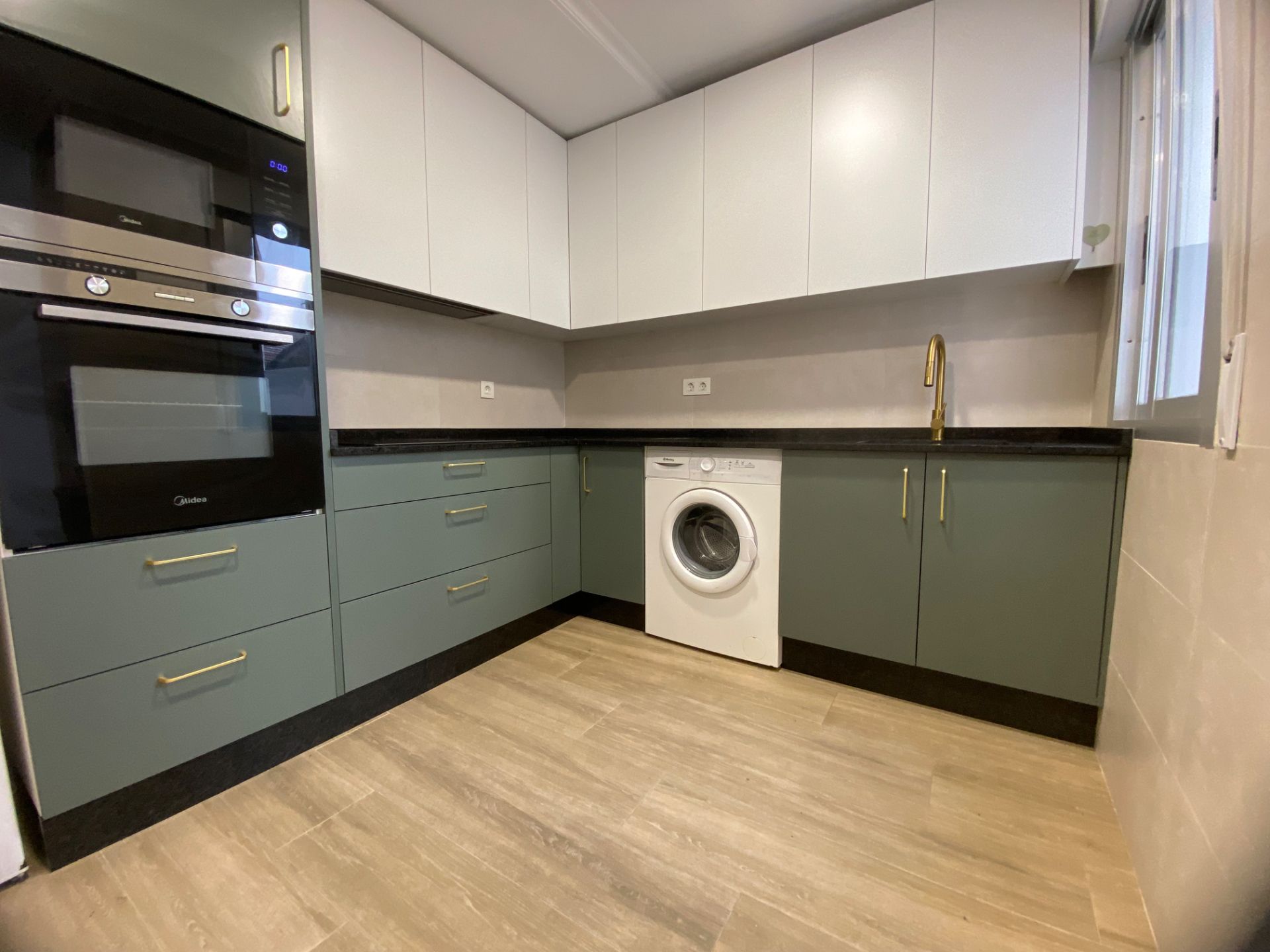 Kitchen of Flat for sale in Pontevedra Capital   with Heating, Terrace and Balcony