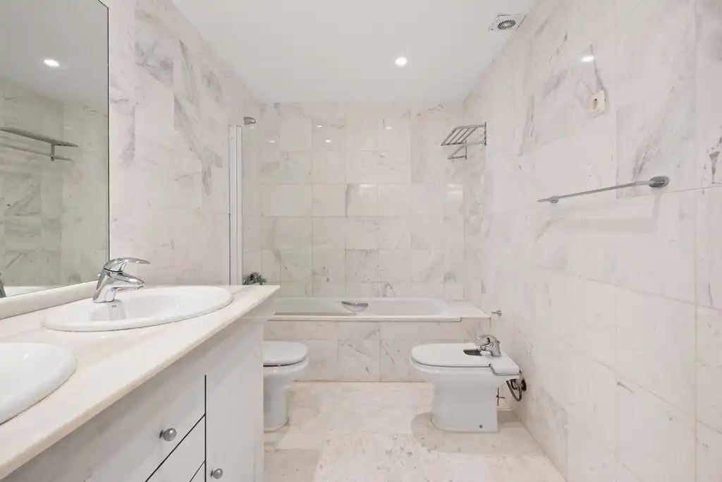 Baño de Planta baja en venta en Ojén con Aire acondicionado, Jardín privado y Terraza