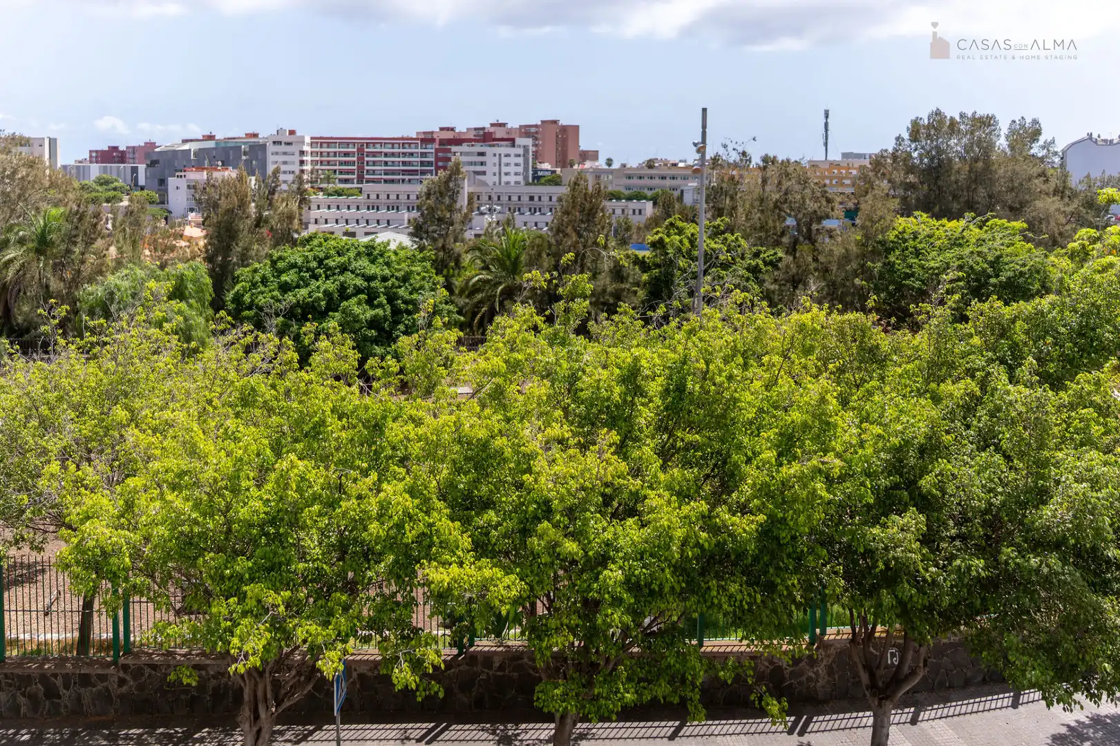 Exterior view of Flat for sale in Las Palmas de Gran Canaria  with Terrace, Storage room and Community pool