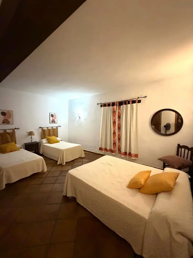 Dormitori de Finca rústica en venda en Gaucín amb Jardí privat, Terrassa i Piscina