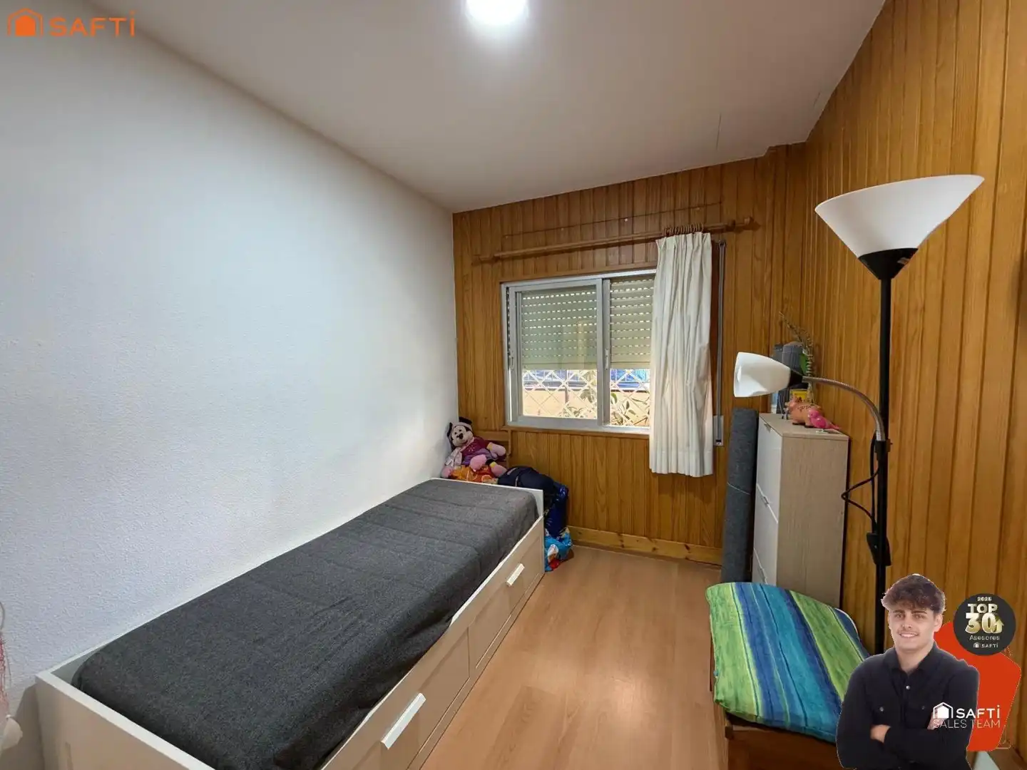 Dormitori de Pis en venda en Calella amb Terrassa i Piscina comunitària