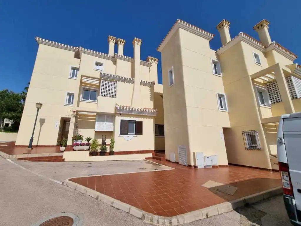 Außenansicht von Erdgeschoss zum Verkauf in Cartagena mit Schwimmbad