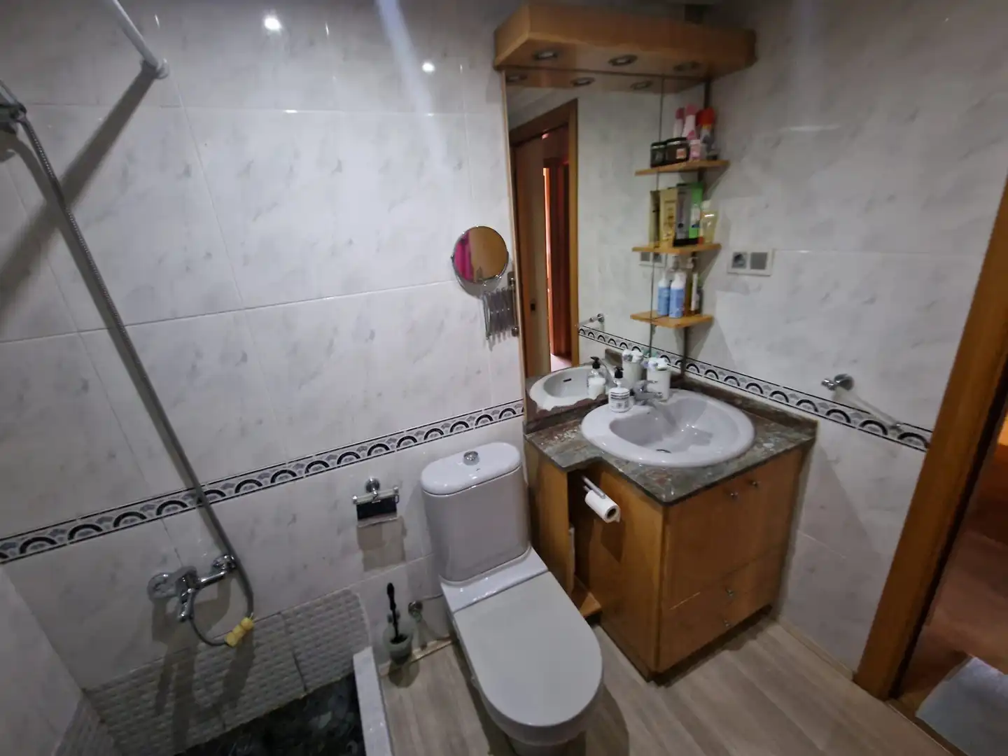 Bathroom of Flat for sale in Montcada i Reixac  with Air Conditioner, Heating and Storage room