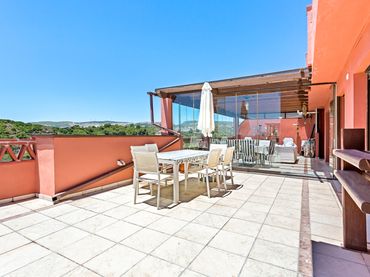 Attique avec piscine à vendre à Bahía de Casares