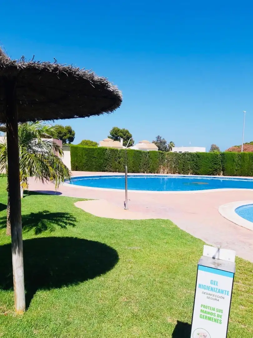 Piscina de Casa o chalet de alquiler en Orihuela con Aire acondicionado, Calefacción y Terraza