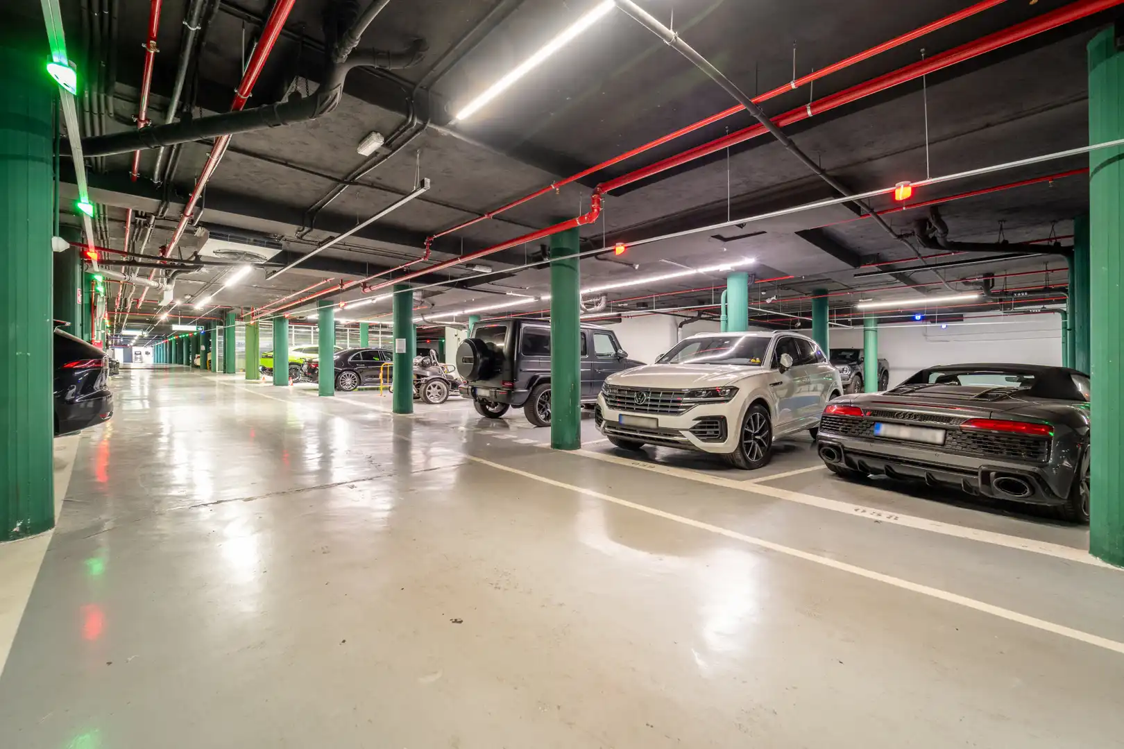 Parking de Local en venta en Nueva Andalucía