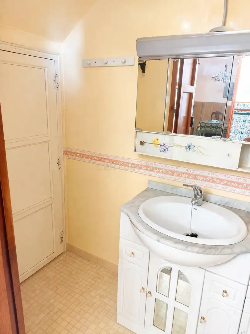 Badezimmer von Wohnungen zum Verkauf in Castuera