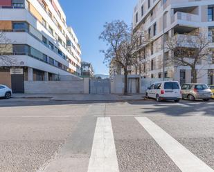 Vista exterior de Pis en venda en  Granada Capital amb Aire condicionat, Calefacció i Jardí privat
