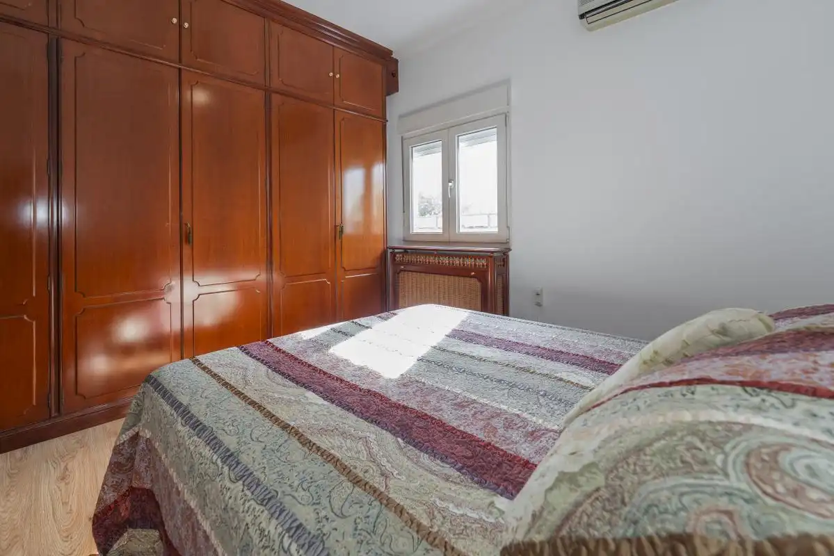 Habitación de Piso en venta en Madrid con Calefacción, Terraza y Balcón