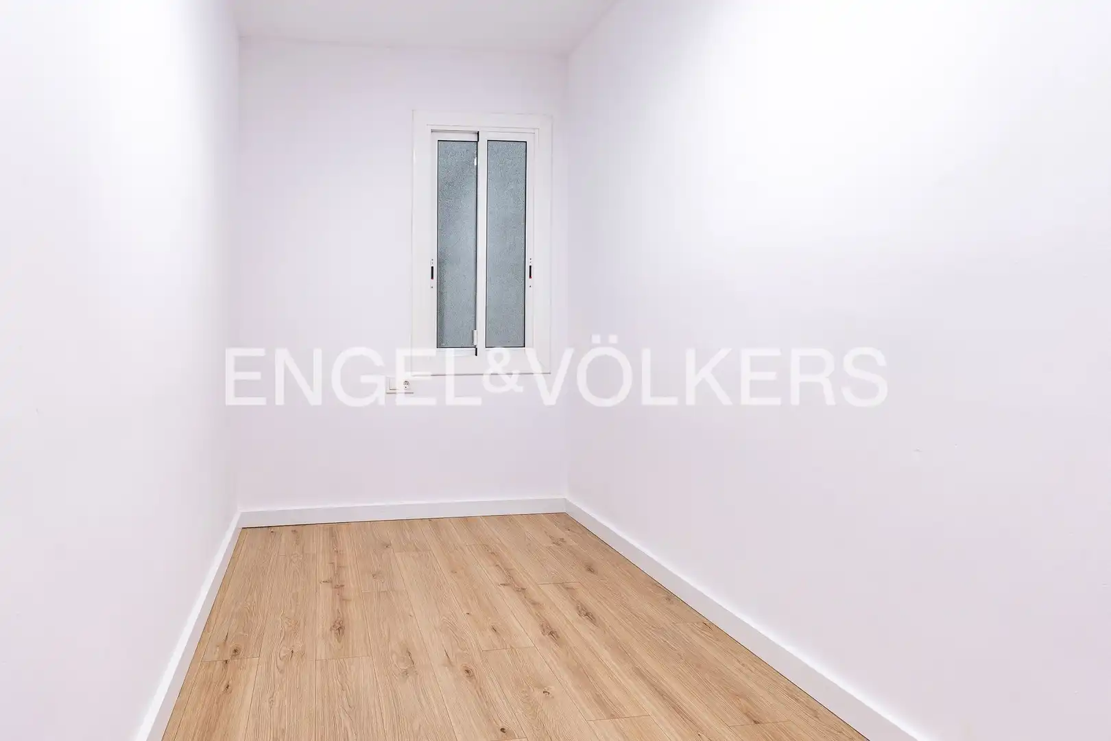 Piso en venta en Barcelona con Aire acondicionado, Calefacción y Balcón