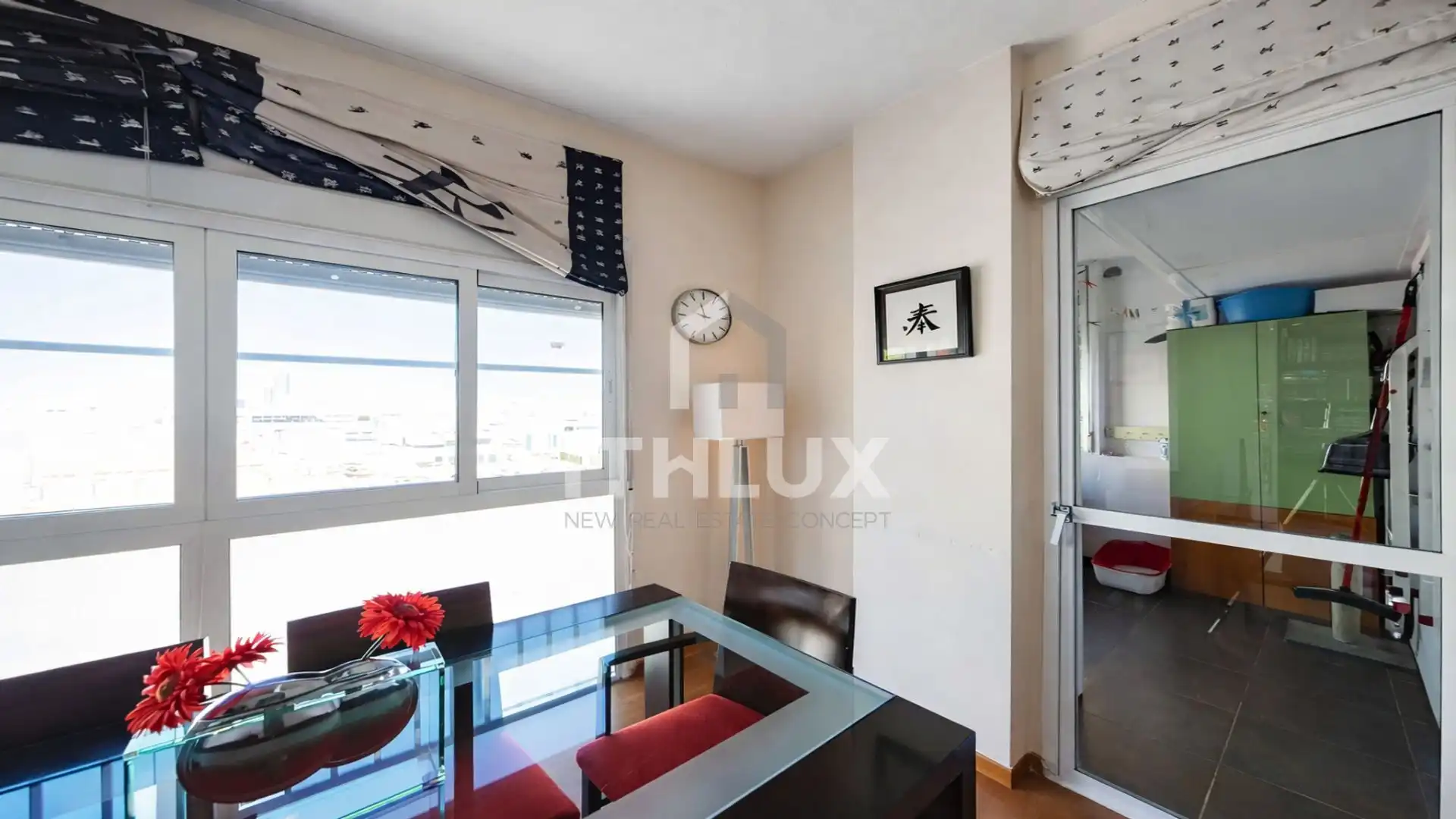 Bedroom of Flat for sale in Sevilla  with Air Conditioner and Terrace