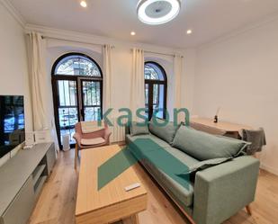 Sala d'estar de Apartament de lloguer en  Madrid Capital amb Aire condicionat