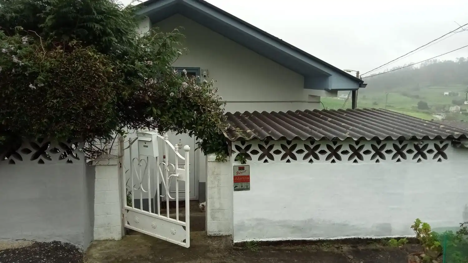 Vista exterior de Casa o chalet en venta en Navia con Terraza, Trastero y Piscina