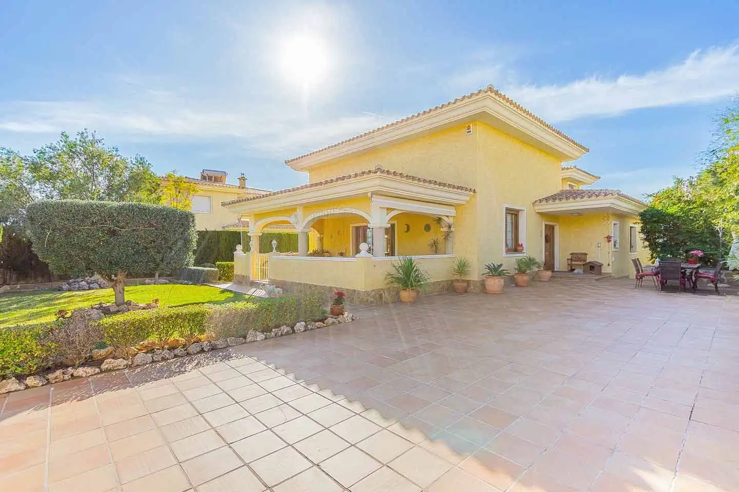 Vista exterior de Casa o xalet en venda en La Nucia amb Jardí privat i Piscina