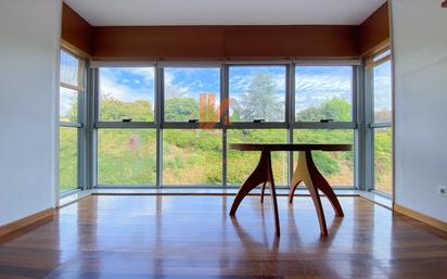 Exterior view of Flat for sale in Santiago de Compostela   with Oven
