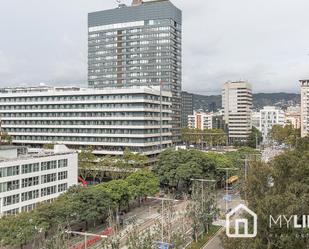 Exterior view of Apartment for sale in  Barcelona Capital  with Air Conditioner, Heating and Parquet flooring