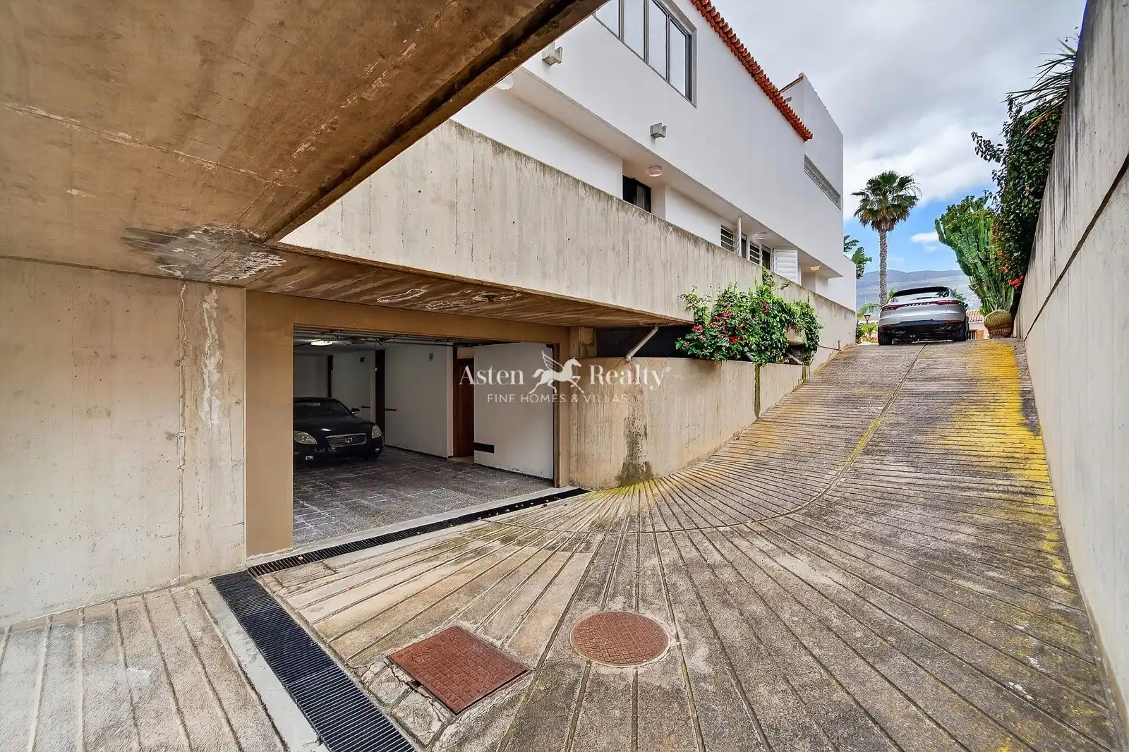 Vista exterior de Casa o xalet en venda en Puerto de la Cruz amb Jardí privat, Terrassa i Traster