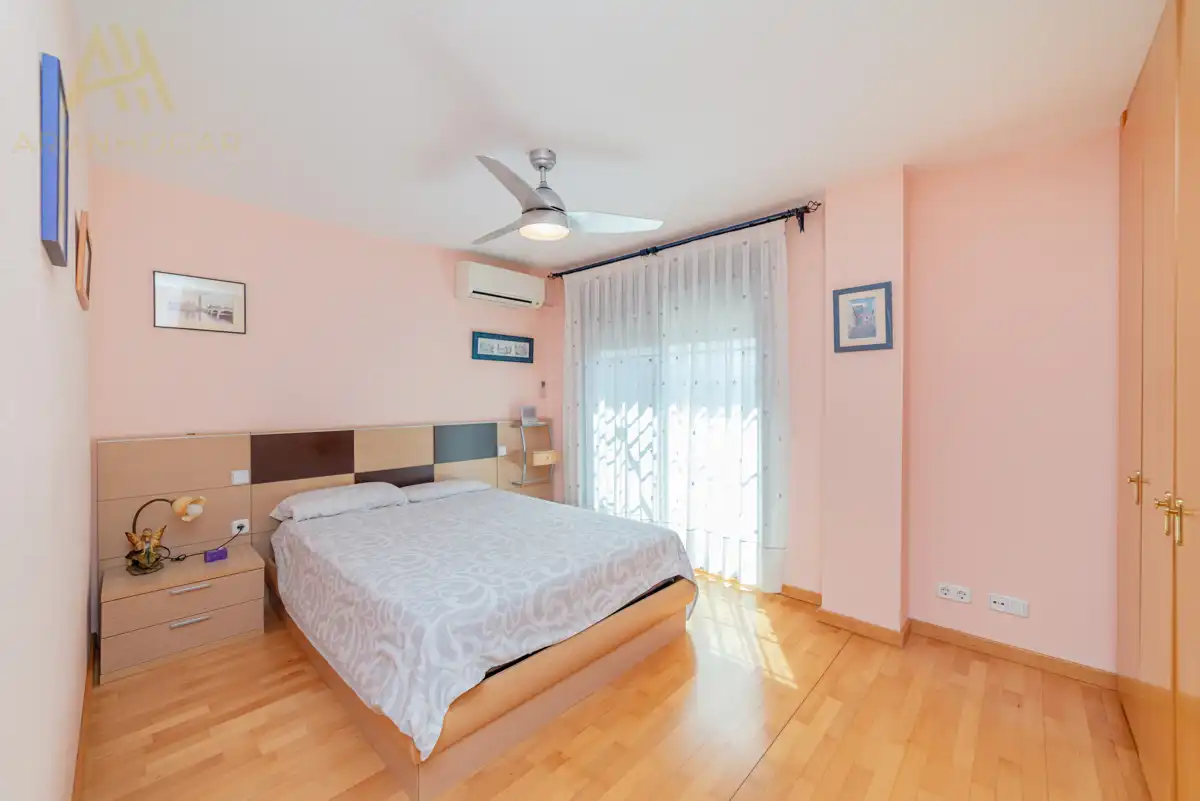 Detached house with terrace for sale in Calle de Islas Galapagos, imagen 11