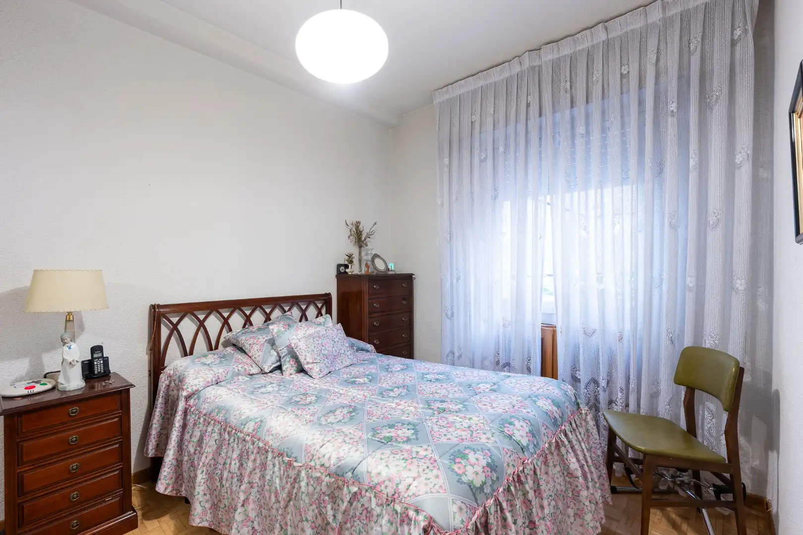 Bedroom of Flat for sale in Madrid  with Air Conditioner, Heating and Parquet flooring