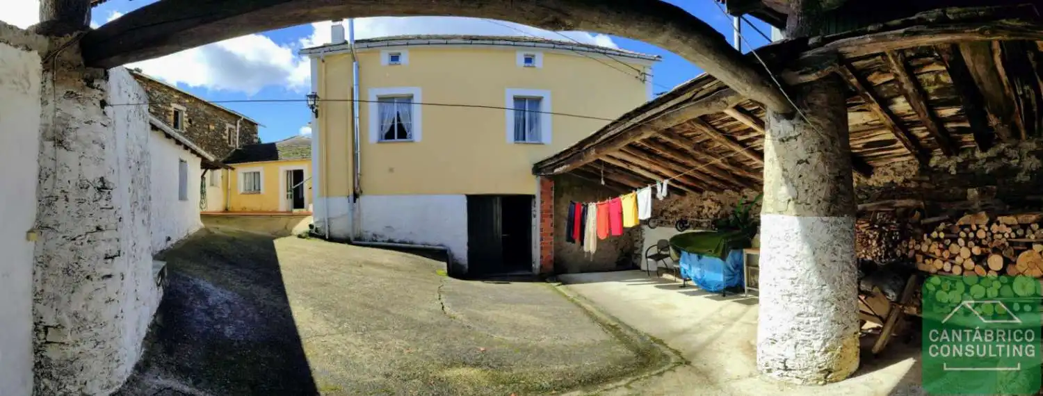 Vista exterior de Finca rústica en venda en Villayón amb Calefacció, Parquet i Terrassa