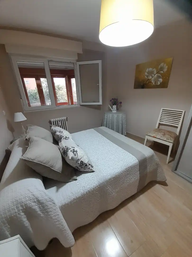 Dormitori de Apartament de lloguer en Valladolid amb Calefacció, Terrassa i Traster