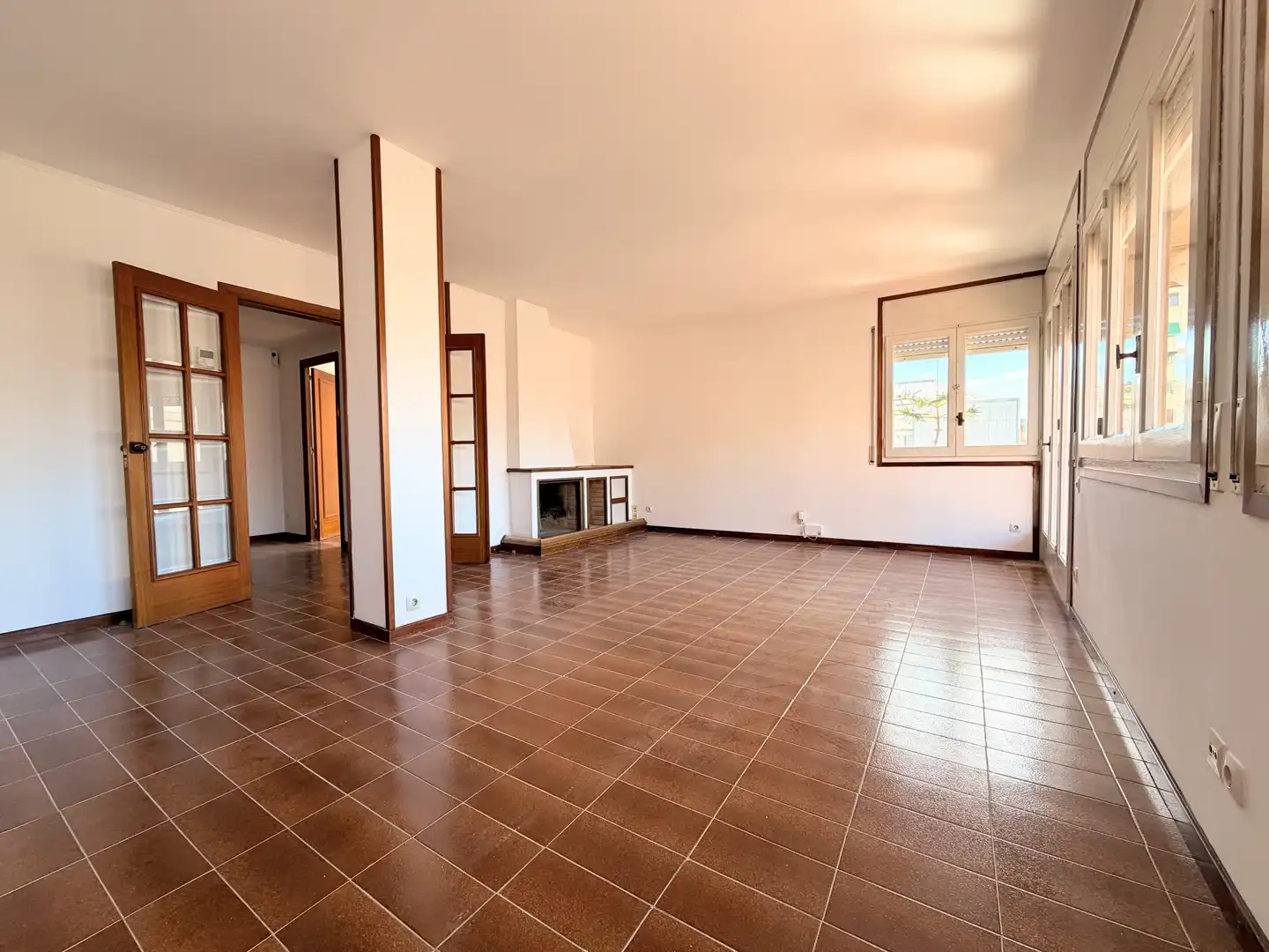 Sala de estar de Piso en venta en Vilanova i la Geltrú con Calefacción y Horno
