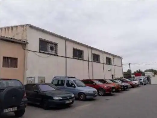 Außenansicht von Fabrikhallen zum Verkauf in Elche / Elx