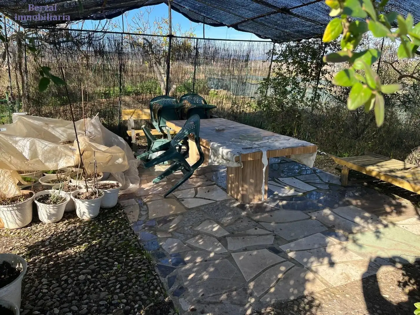 Jardín de Nave industrial en venta en  Logroño